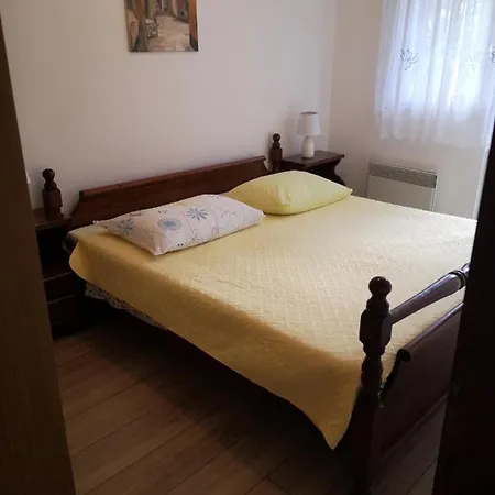 Apartments Perisic Apartment *