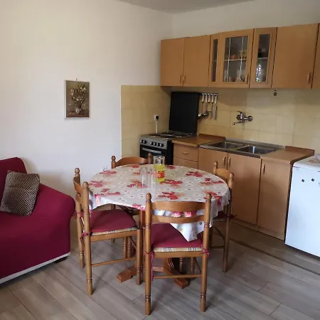 Apartments Perisic Ika