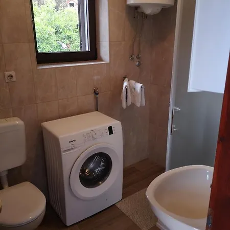 Apartments Perisic *