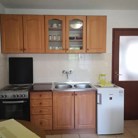 Apartments Perisic * Ika
